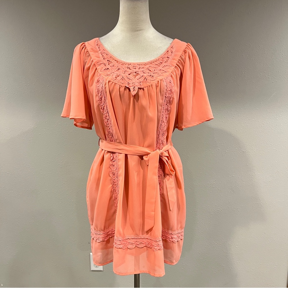Coral Lace-Trim Belted short sleeves Tunic size 6‎